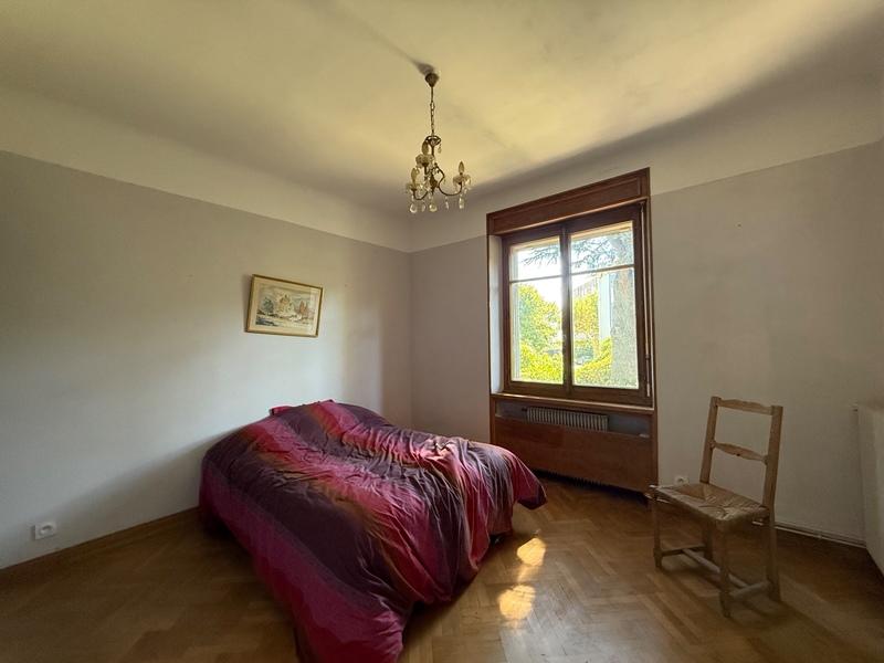 Maison - 262 m² - 12 pièces