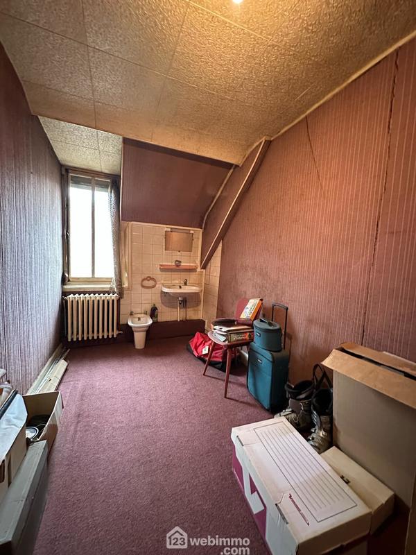 Maison - 305 m² - 12 pièces