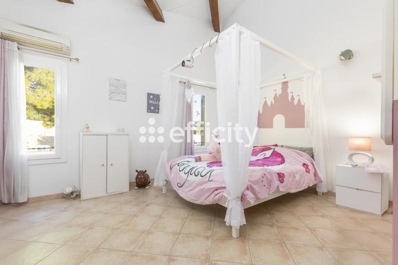 Villa - 284 m² - 7 pièces