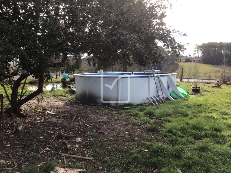 Maison - 244 m² - 12 pièces