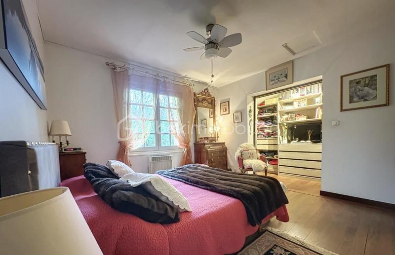 Demeure - 1 412 m² - 7 pièces