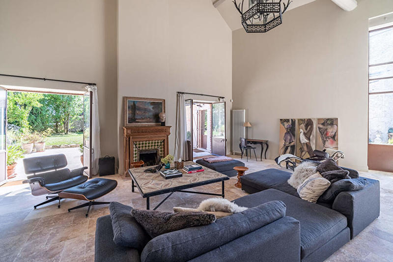 Demeure - 260 m² - 6 pièces