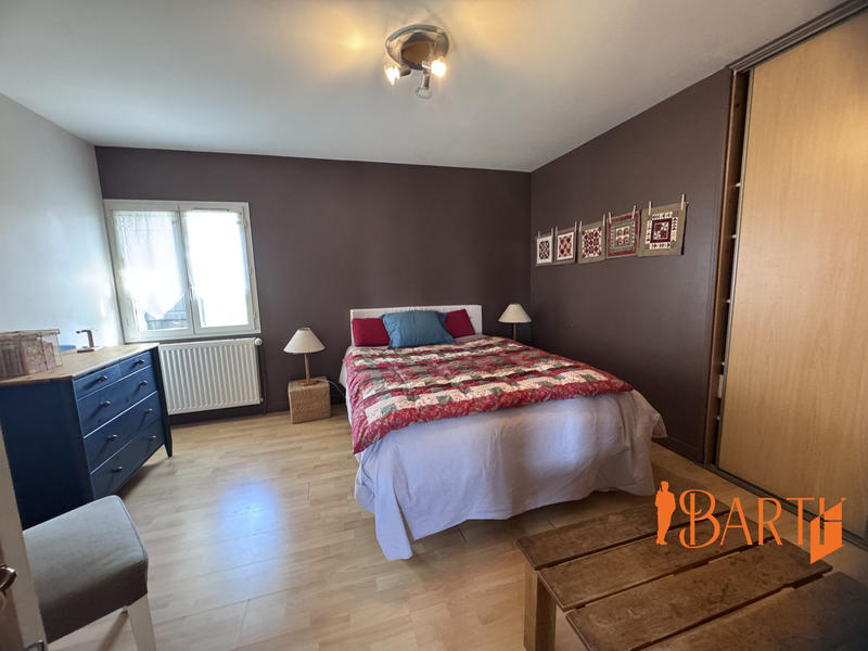 Maison traditionnelle - 194 m² - 8 pièces