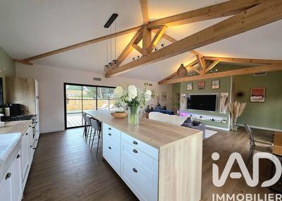 Maison - 146 m² - 6 pièces