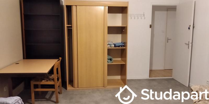Chambre - 11 m² - 1 pièce
