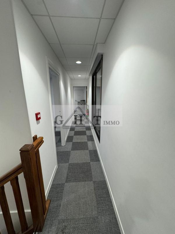 Local commercial - 220 m²