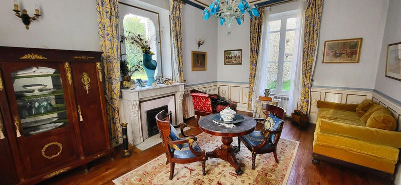 Maison - 365 m² - 10 pièces