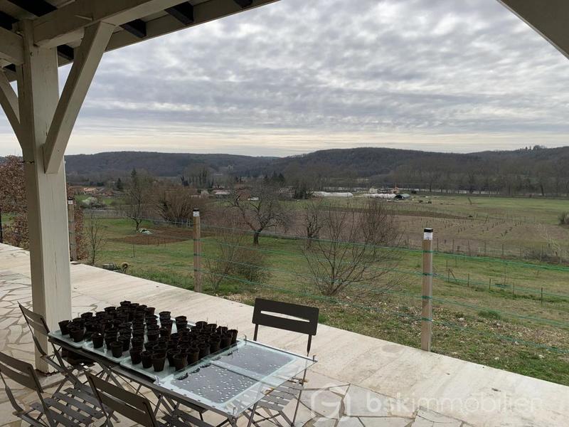 Propriété - 252 m² - 7 pièces