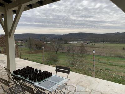 Propriété - 252 m² - 7 pièces