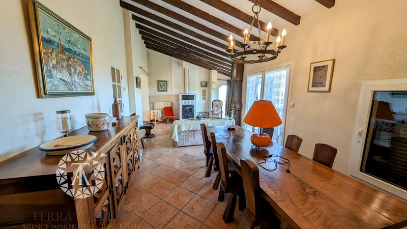 Villa - 184 m² - 6 pièces