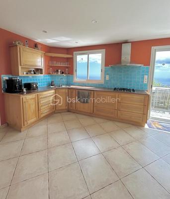 Maison - 131 m² - 7 pièces