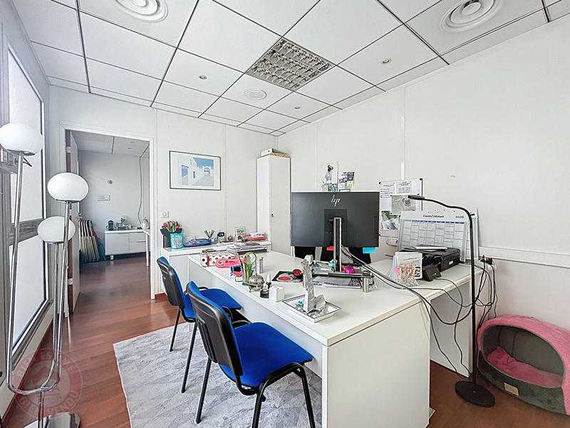 Bureau - 210 m² - 10 pièces