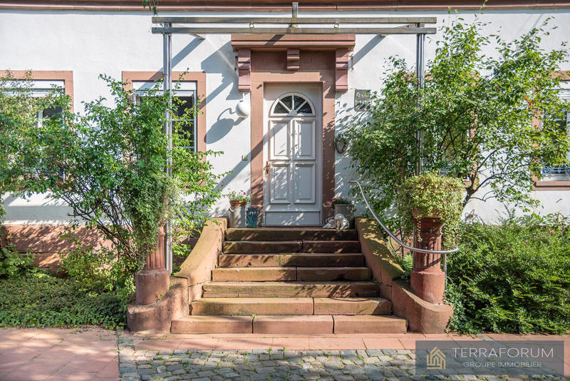 Maison - 280 m² - 10 pièces