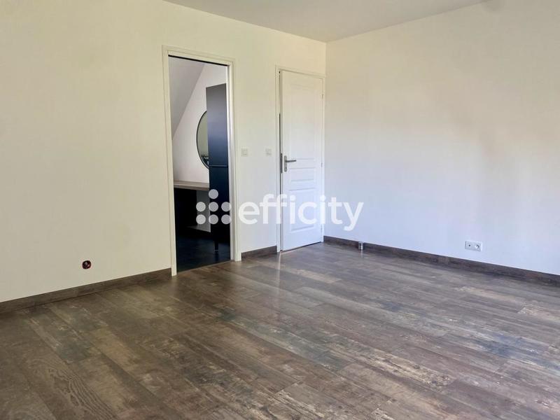 Maison - 210 m² - 10 pièces