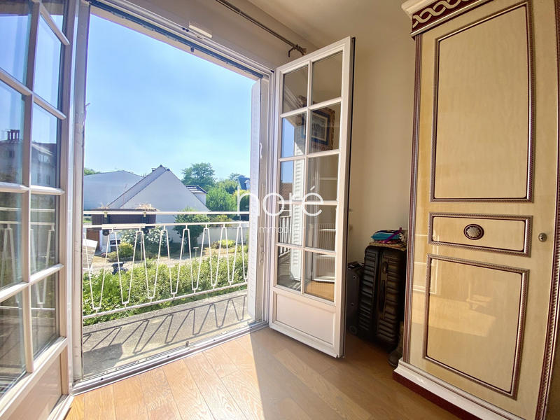 Maison traditionnelle - 179 m² - 6 pièces