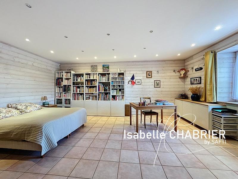 Maison - 250 m² - 9 pièces