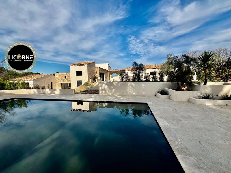 Villa - 320 m² - 15 pièces