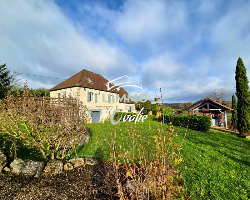 Maison - 162 m² - 9 pièces