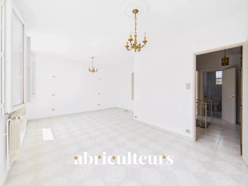 Maison - 94 m² - 5 pièces