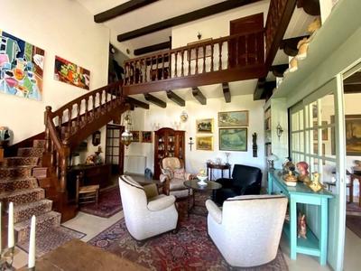 Propriété - 225 m² - 9 pièces