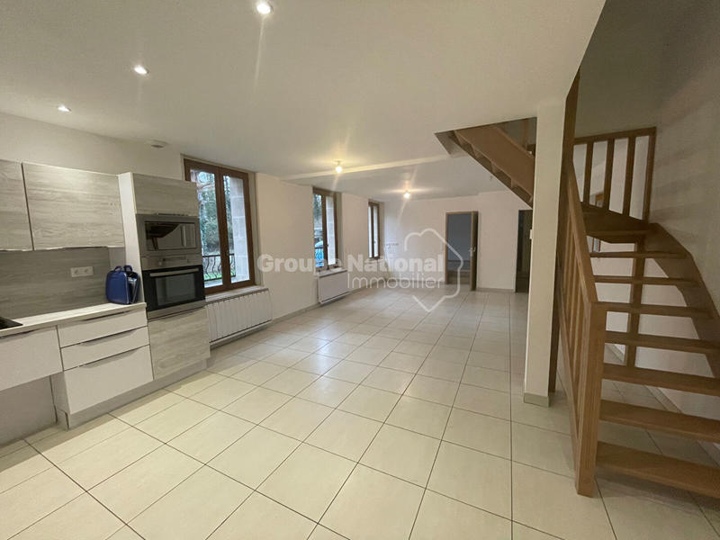 Maison - 222 m² - 9 pièces