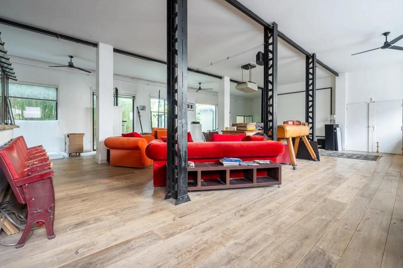 Demeure - 407 m² - 5 pièces