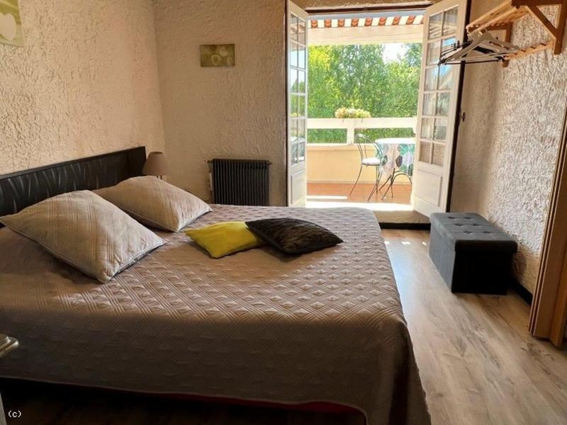 Maison chambre d'hôtes - 370 m² - 13 pièces