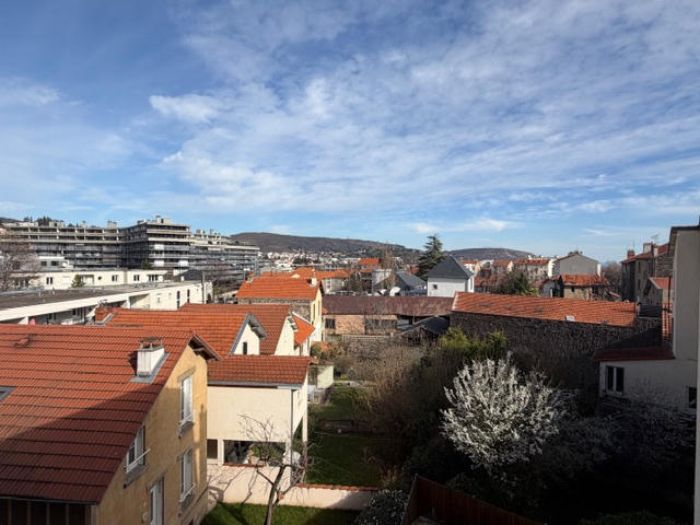 Appartement - 90 m² - 4 pièces