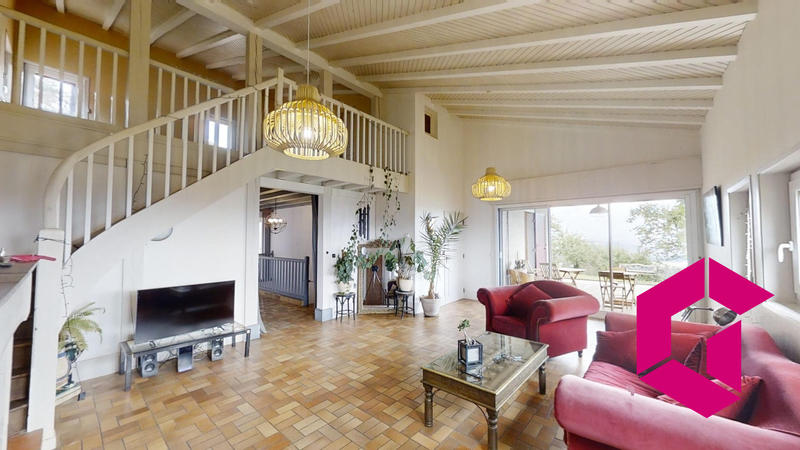 Maison - 293 m² - 11 pièces