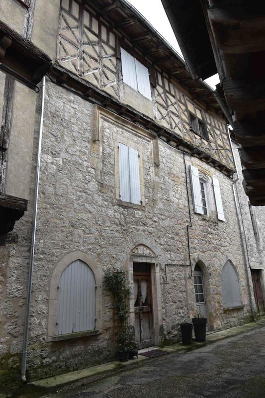 Maison ancienne - 180 m² - 5 pièces