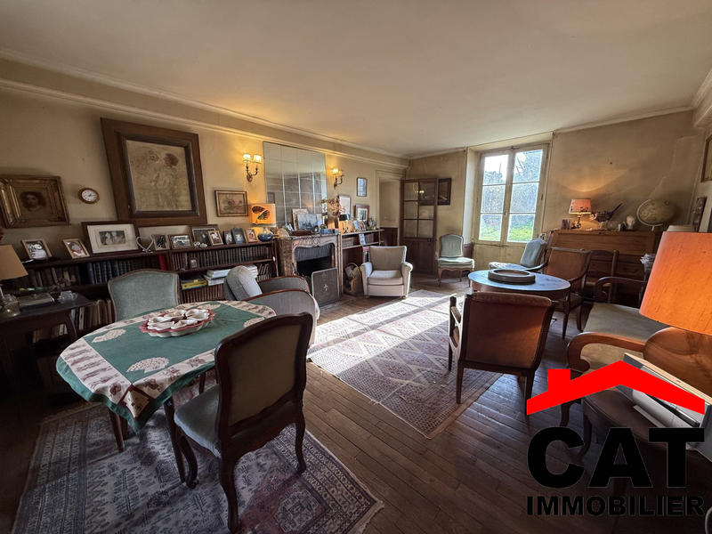 Maison - 366 m² - 13 pièces