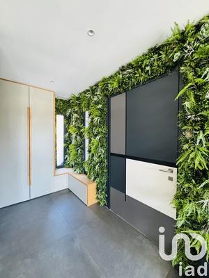 Maison - 240 m² - 8 pièces