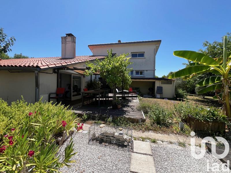 Maison - 180 m² - 8 pièces