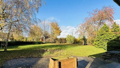 Pavillon - 160 m² - 7 pièces