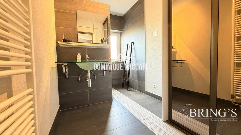 Maison - 180 m² - 6 pièces