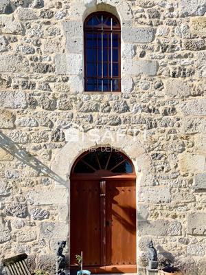 Maison - 300 m² - 8 pièces