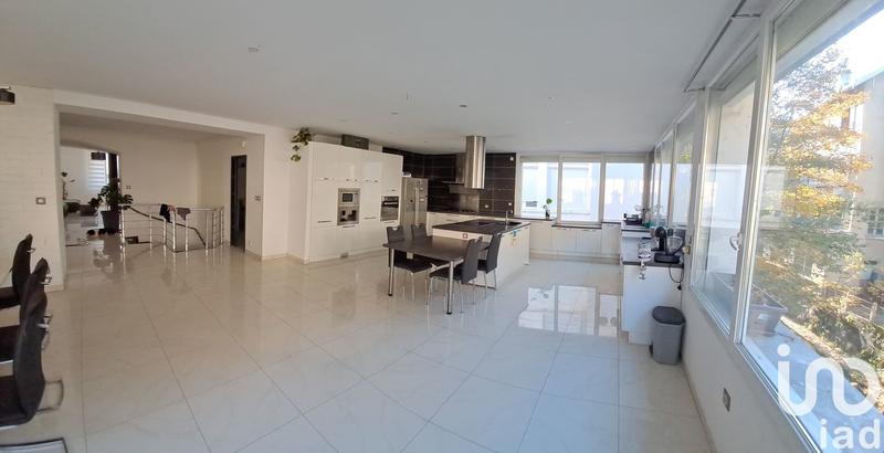 Appartement - 276 m² - 8 pièces