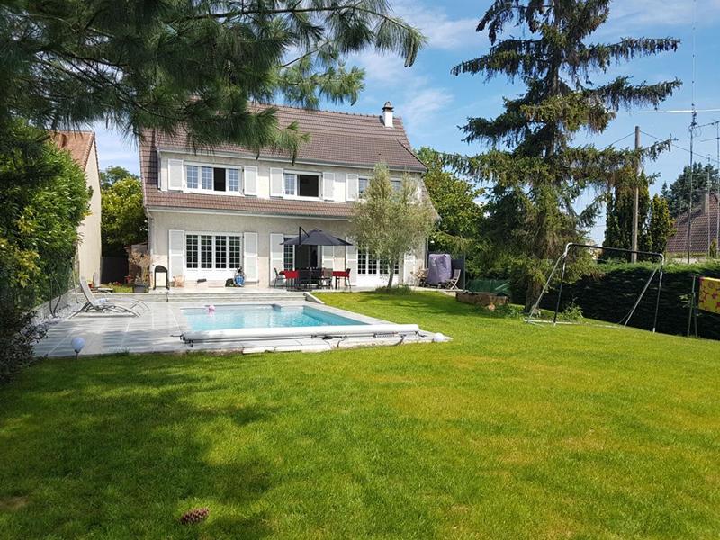 Maison - 205 m² - 7 pièces