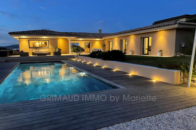 Villa - 180 m² - 6 pièces