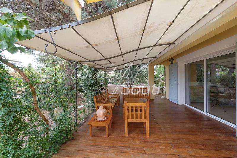 Maison - 253 m² - 7 pièces