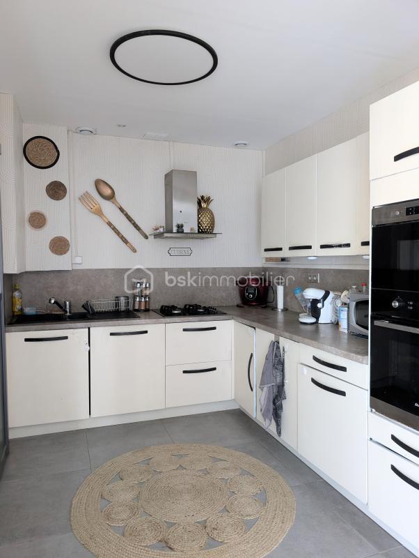 Maison traditionnelle - 90 m² - 4 pièces