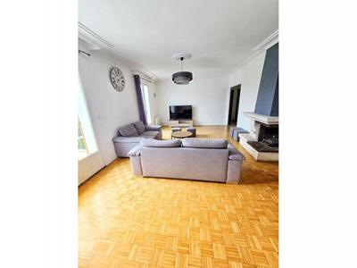 Maison - 180 m² - 10 pièces