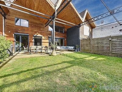 Maison - 200 m² - 4 pièces