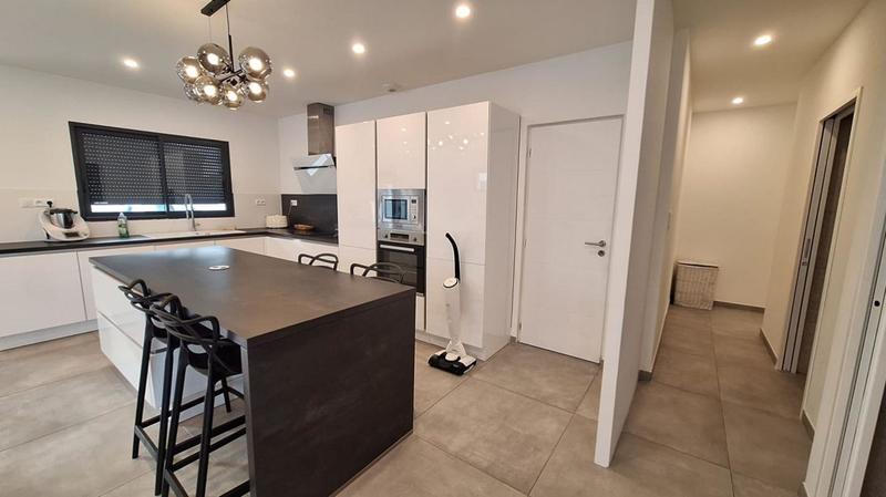 Maison - 105 m² - 4 pièces