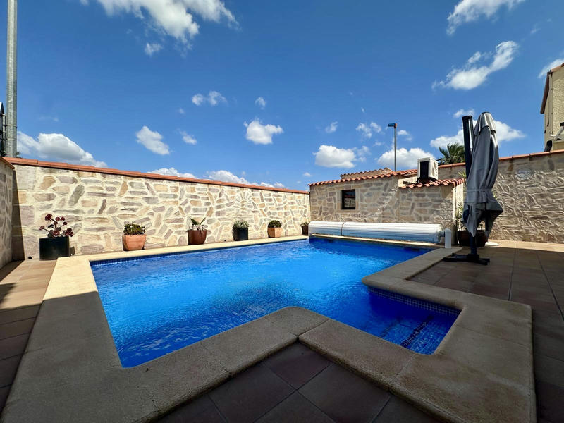 Villa - 96 m² - 4 pièces