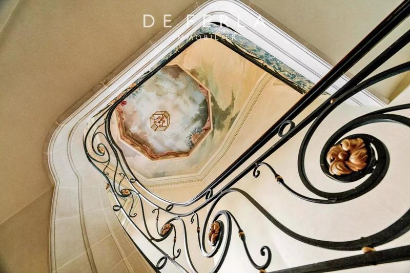 Hôtel particulier - 326 m² - 10 pièces