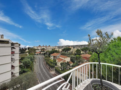 Appartement - 80 m² - 3 pièces