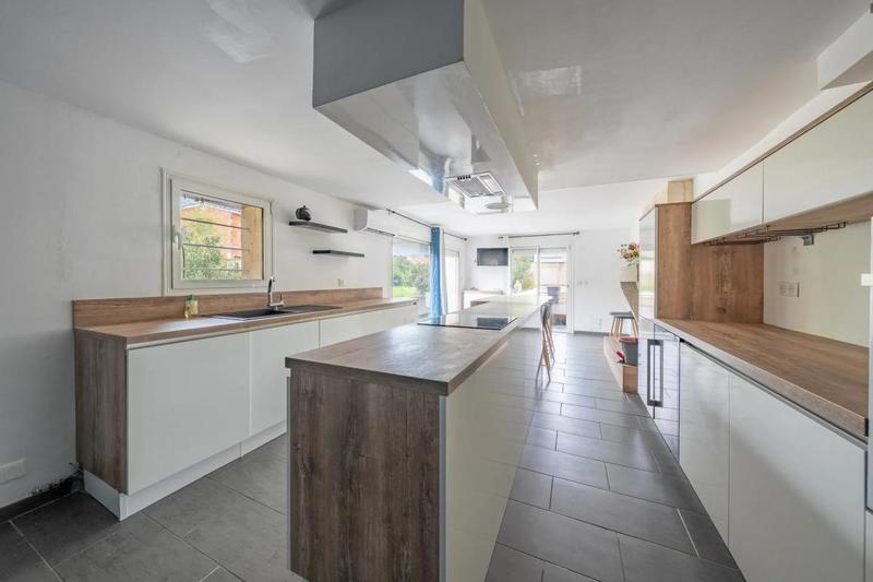 Maison - 200 m² - 6 pièces