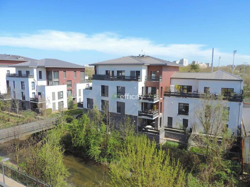 Appartement - 80 m² - 4 pièces