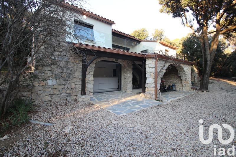 Maison - 235 m² - 6 pièces